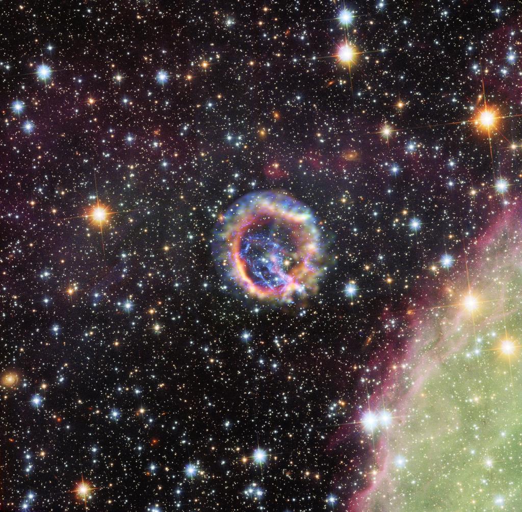 NASA's tweet image. 😮 

This is a supernova remnant in a nearby galaxy, the Small Magellanic Cloud. Don't miss the full-size of this stunning image from @chandraxray: go.nasa.gov/2EFFK3v