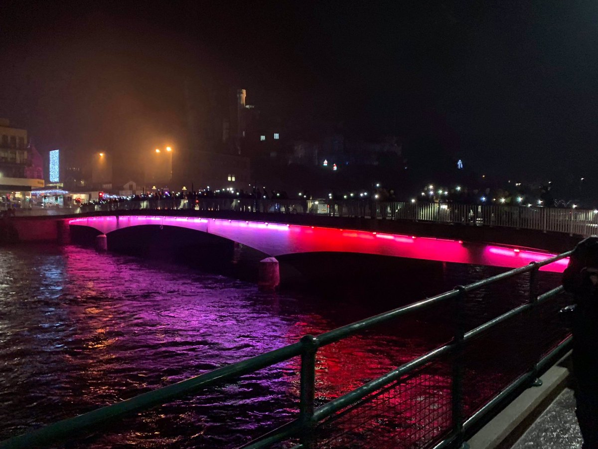 Filming this evening - @Mikeysline1 
encouraged people to turn out to ’Where there’s night, there’s light’ - people on bridges across Inverness shone their mobile phone torches to show support for anyone who feels alone during the dark days of winter. It was heart-warming to see.