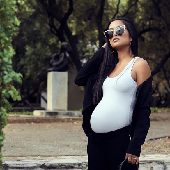 vyeeyewear's tweet photo. #tb to when @CarissaAlvarado slayed in our Hitchhiker shades before welcoming her gorgeous bundle of joy ✨ #vyebabe #giftsformom
Shop Hitchhiker: https://t.co/jJMt0cVY8x https://t.co/suz8c6TCFI