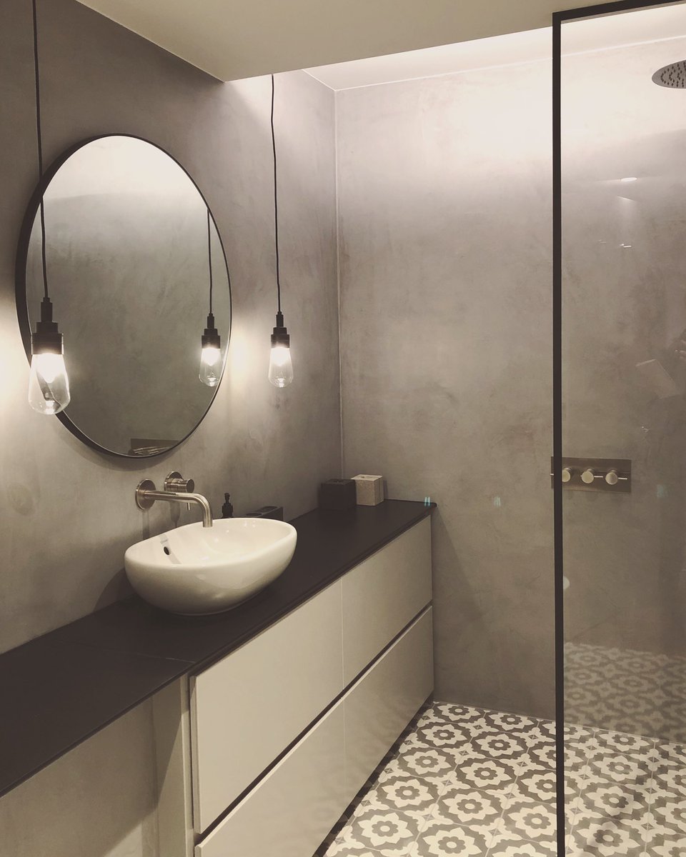 A sneak peek at one of our #milkhomes projects.... looking pretty gorgeous in time for #Christmas! 👌🏼
.
.
#milkhomes #milkshoreditchloft #milkbathroom #bathroomdesign #industrialbathroom #trendhomes
