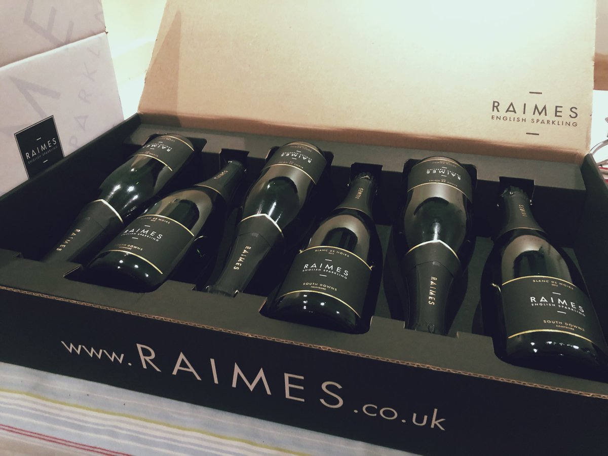 Thanks to a personal delivery from ⁦@RaimesSparkling⁩ today Christmas celebrations can now start! #englishsparkling #Hampshire #champagnenomore