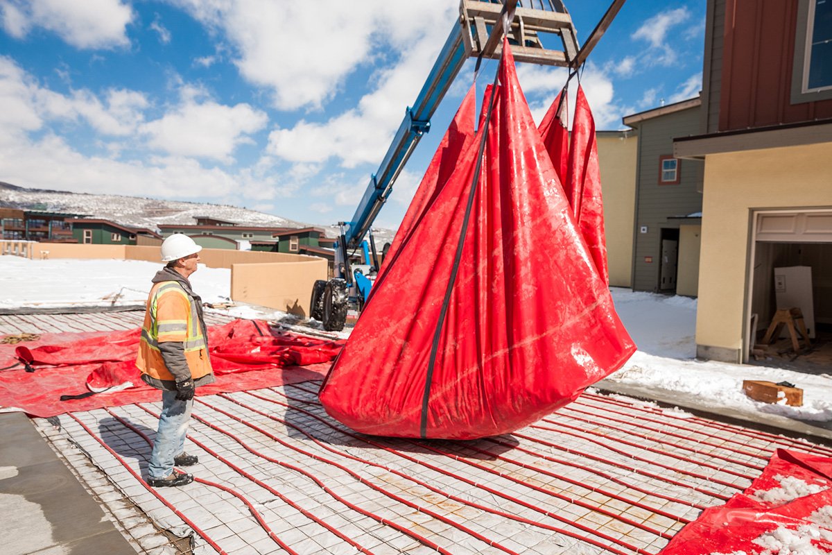 Construct_BP's tweet image. Efficiency is not often associated with #winter construction. #SnowShield’s ability to clear 400 sqft of snow in one swoop, will have you bringing words like efficient, productive, and profitable back into the conversation. snowtarps.us