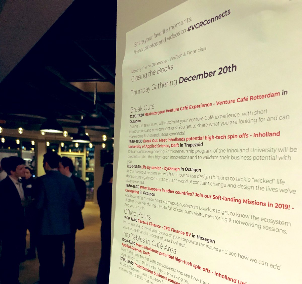 Crosspring's tweet image. Getting ready for our session✌🏻📸 @softlanding_eu #SoftLandingEU #feedbacksession