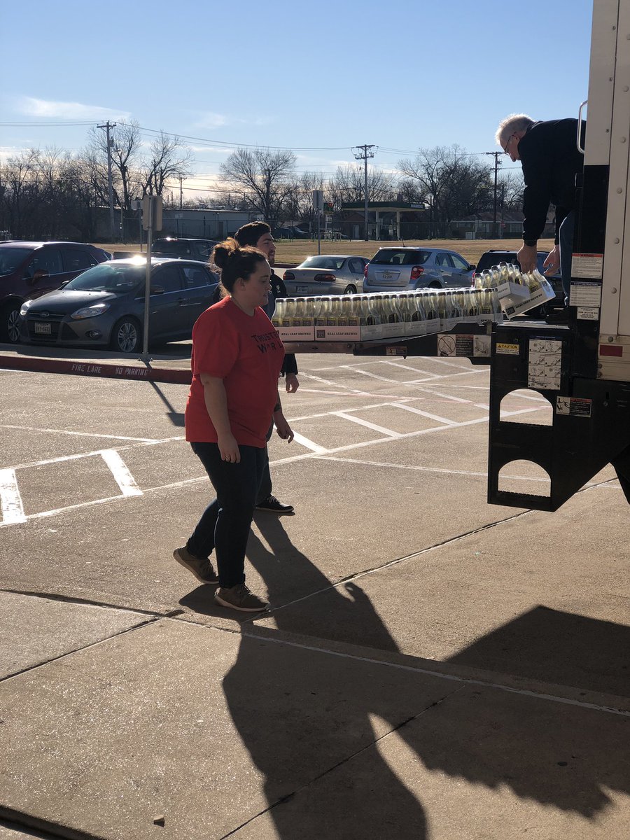 stacie_ed's tweet photo. ❤️🐾The gratitude I have for #TrustedWorld and Hunt Regional Medical Partners for donating over $21,000 worth of food, toiletries, and school supplies to our families in need this a holiday season ! Thank you Mr. Michael Garrett, David Garrett, and Danielle Carter @GreenvilleISD https://t.co/EloX94Ravc
