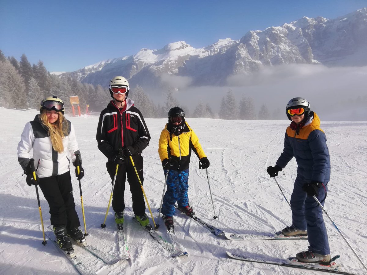 SportAshville's tweet photo. Day 5 on the slopes #Fol18 https://t.co/WoI5zHLN6K