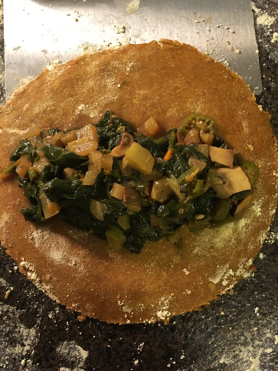 SoulsGround's tweet photo. #VeganJamaicanPatty with #ChickPeas and #Kamut #JamaicanJerkSauce
#Chickpeaflour #Pastry #turnipgreens #turniproot #okra #chayotesquash #criminimushrooms #scotchbonnetpeppers #aromatics my #Jamaicanspiceblend ALL #alkaline By #ChefAudy #SoulsGroundFoods #veganfood #plantbased https://t.co/PcF6pYHY73