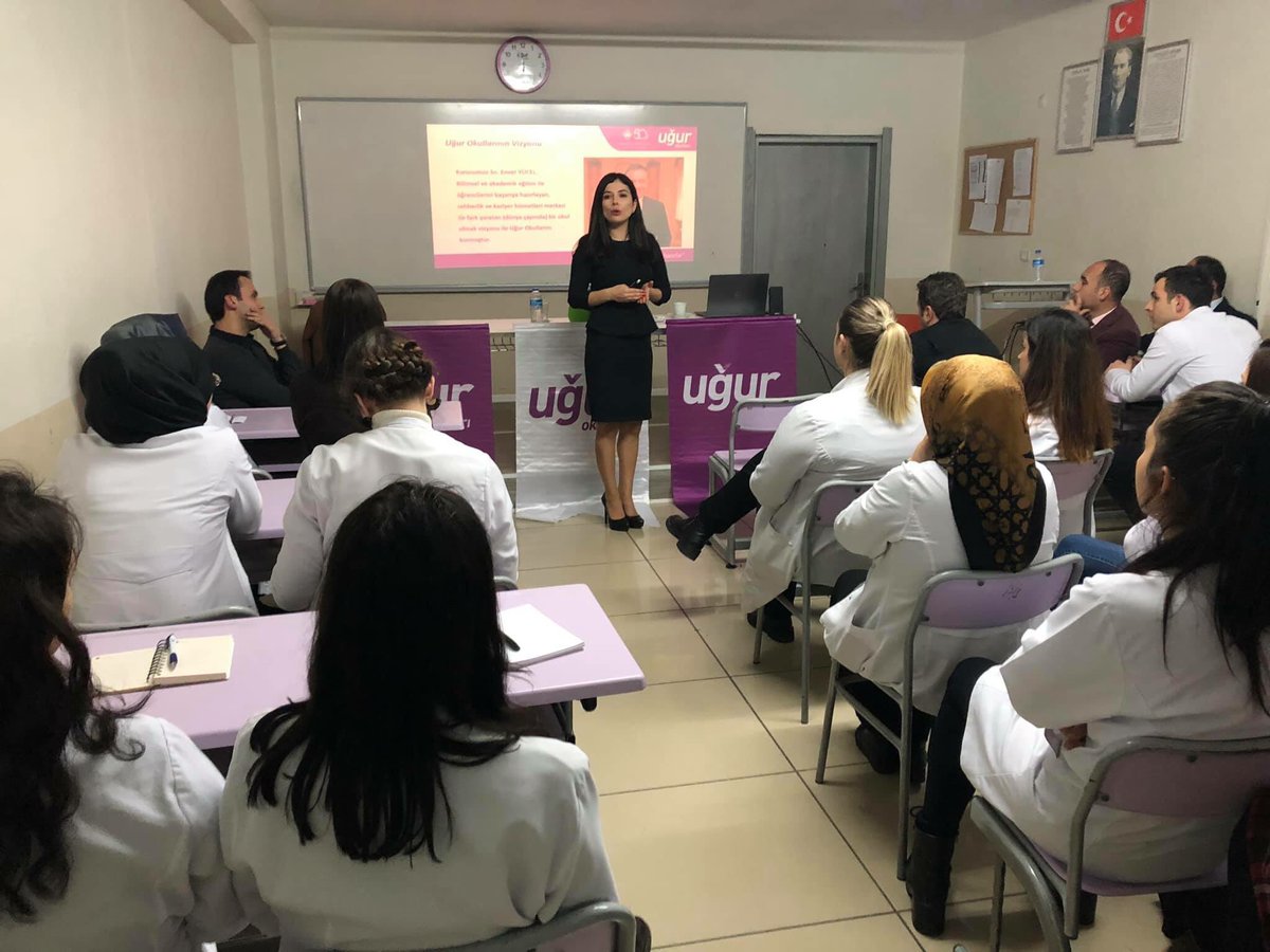 Bugün konuğumuz <a href="/nilcicek/">Nil Çiçek</a> . Enerjisi ile @duzceugur okulumuza enerji katarak bize destek olduğu için teşekkür ederiz... <a href="/UgurOkullari/">Uğur Okulları</a> <a href="/nevzatkulaber/">Nevzat Kulaberoğlu</a> <a href="/EnverYucel/">EnverYucel</a>