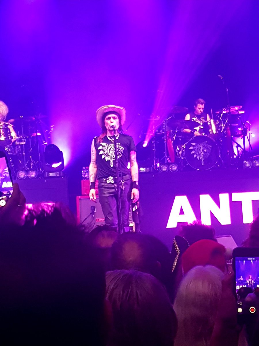 BabyStrange13's tweet photo. @adamaofficial was AMAZING at @RoundhouseLDN last night 😍😍😍 https://t.co/9YATSwLu2a