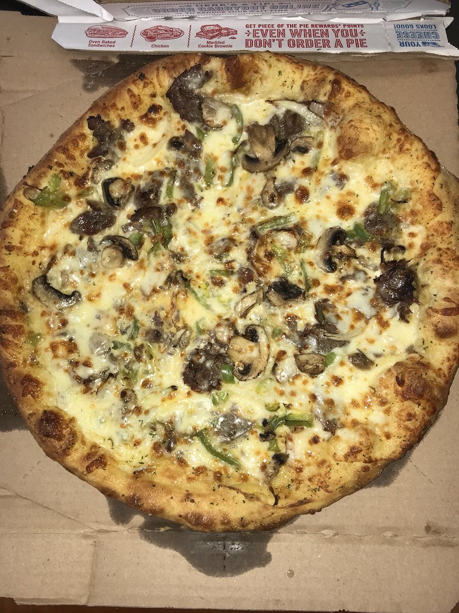 LogNastyy's tweet photo. Thanks for the uncut pizza @dominos 😑😑 https://t.co/DjaBZBqPPh