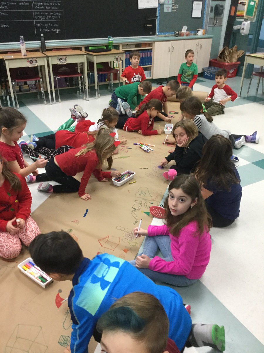 C'est Noël à Monseigneur-Augustin-Caron!  Les élèves de Mme Julie Morden (5e)et Mme Heather Bond (mat/jardin) se sont jumelés pour une belle activité.