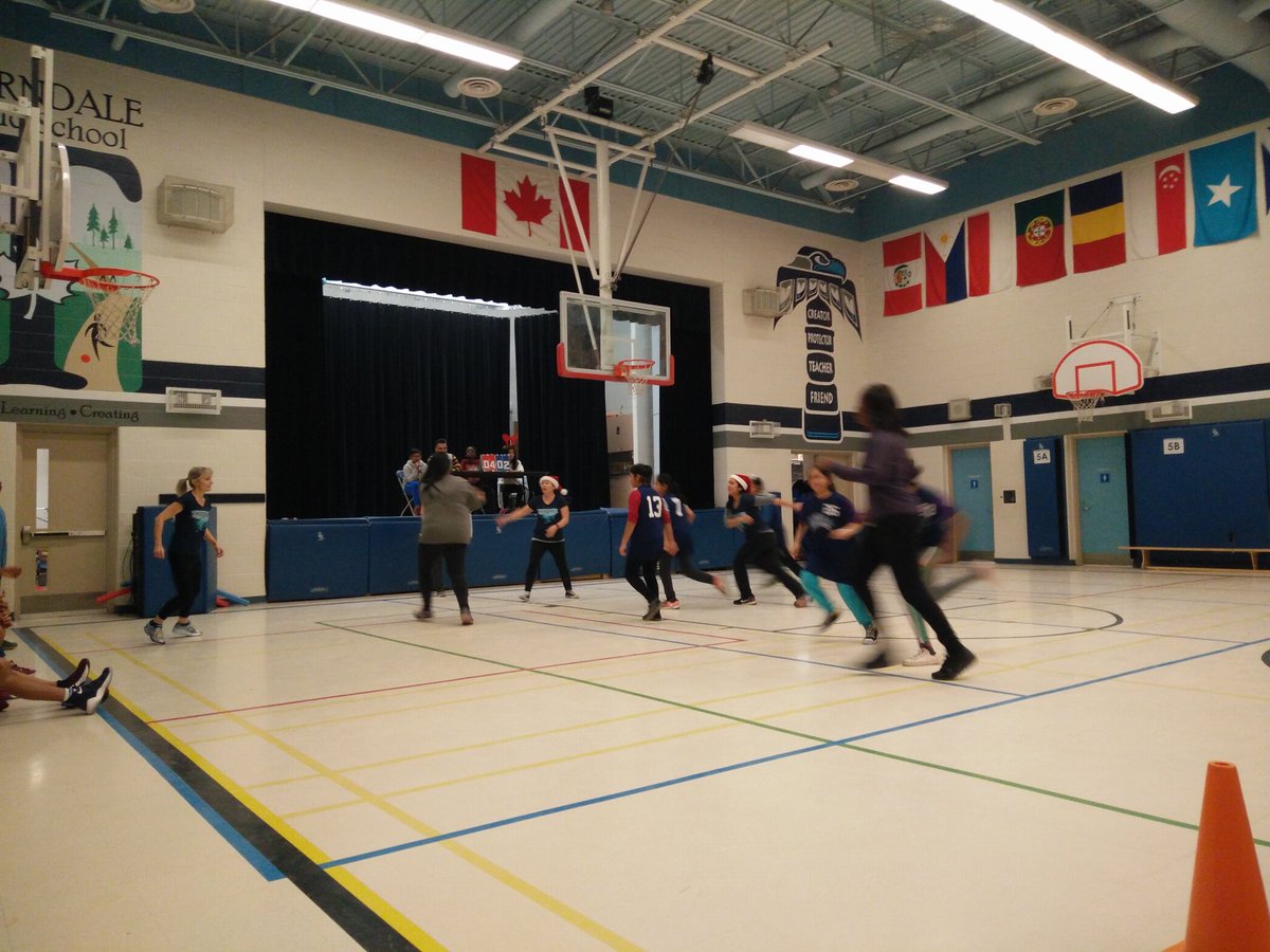 Ms_Sharon_Chan's tweet photo. Teachers vs students in a basketball game @KJD1979 @little_hs13 @ThorndalePS https://t.co/fRKqrO1IgB