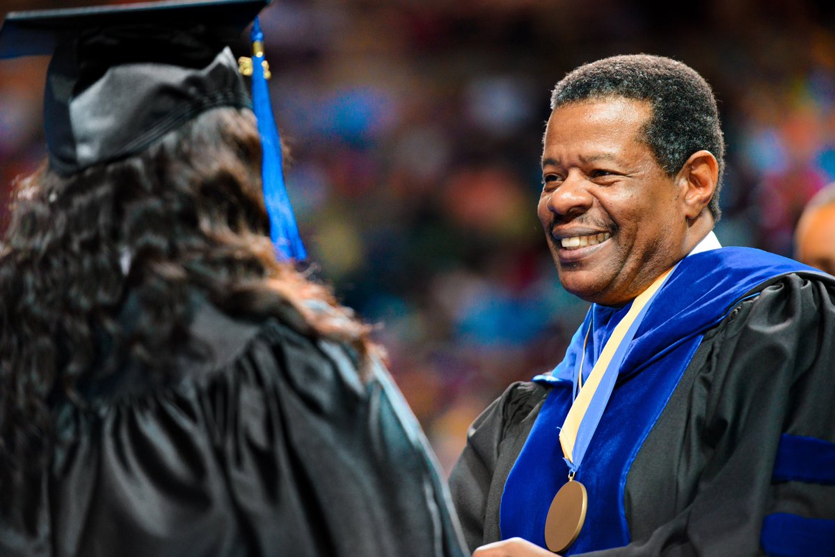 MidlandsTech's tweet image. Are you graduating and looking for your first position in your field? Student Employment Services has resources to help you with your job search. #MTCResources #jobsearchtips bit.ly/2kj2kpT