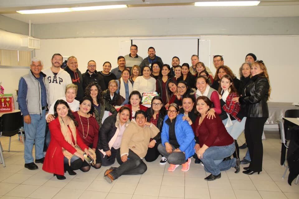 cobach_sonora's tweet photo. Plantel Nogales 1 les desea feliz navidad y próspero Año Nuevo.  Que todos sus planes personales y profesionales se realicen con éxito. Un abrazo para la familia Cobach.  #SomosCobach https://t.co/SXox2o2tYL