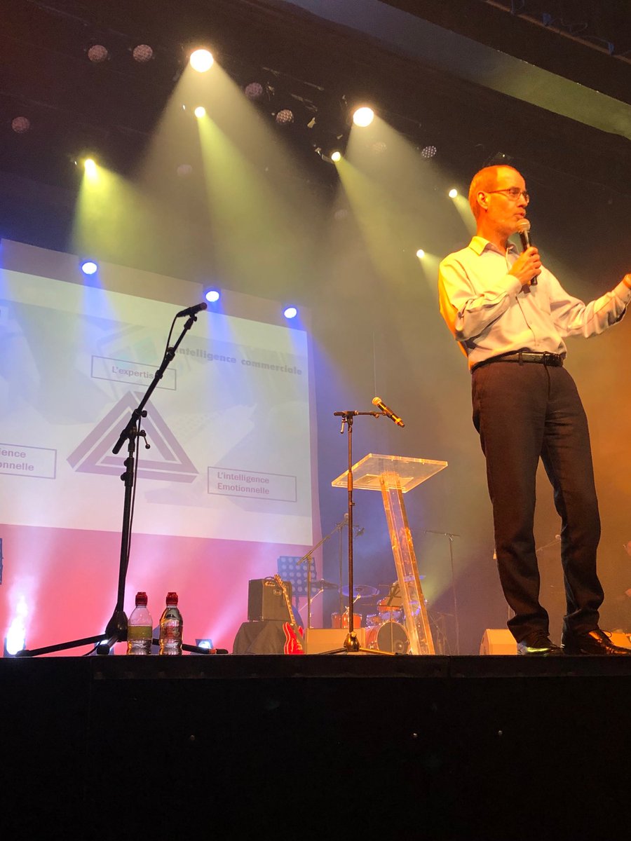 ⁦<a href="/IDRAC_BS/">IDRAC Business School</a>⁩ ⁦@DCFParis⁩ Nicolas Massy Pdt des DCF IDF, parrain de la promotion 2019 l’intelligence commerciale est l’intelligence émotionnelle !