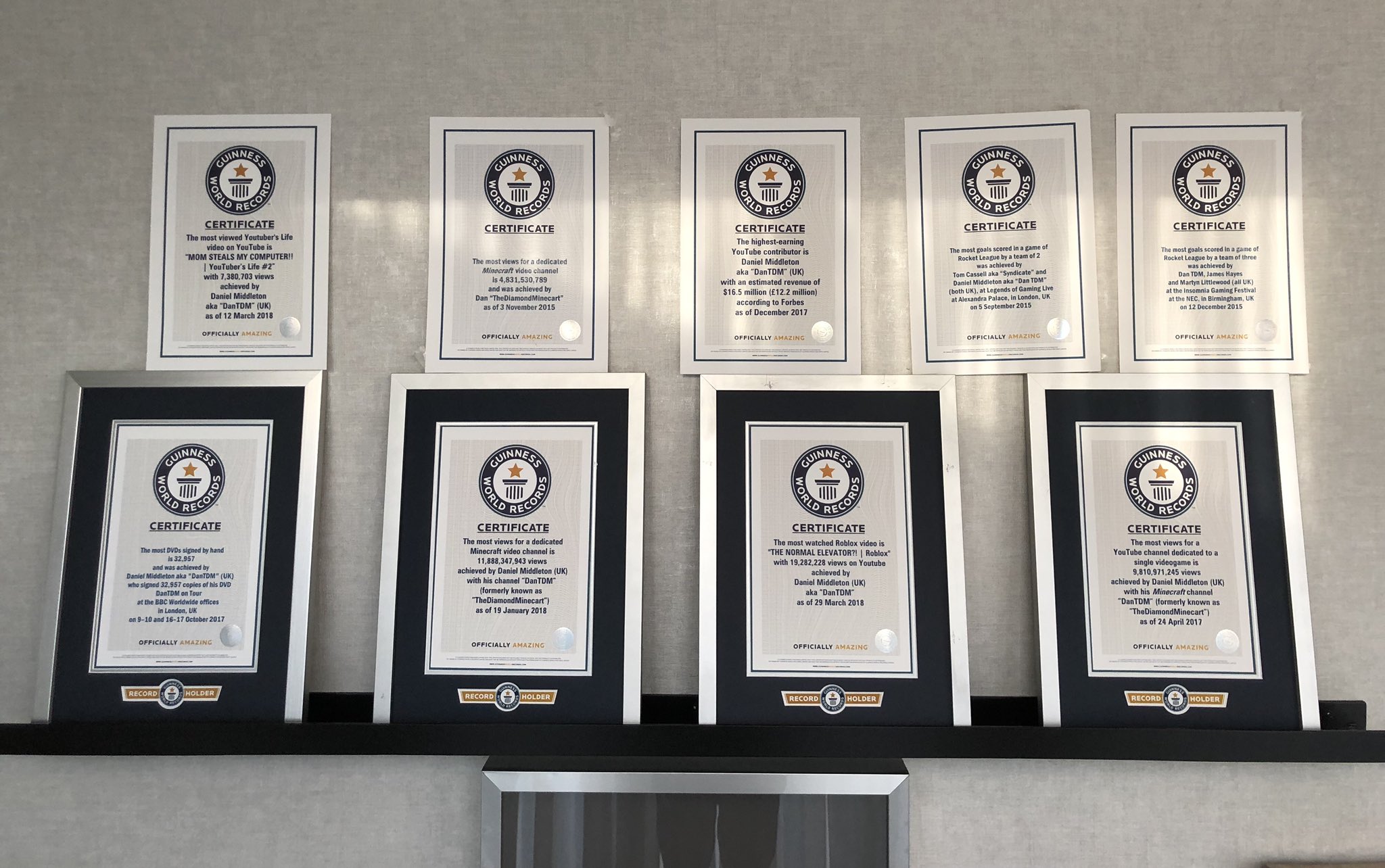 ᴅᴀɴᴛᴅᴍ On Twitter Here Comes A Weird Flex But Okay Got Delivery Of 5 New Guinness World Records Today I Now Have 9 That S Insane Https T Co Uogehmvtl7 - roblox accounts dantdm.com