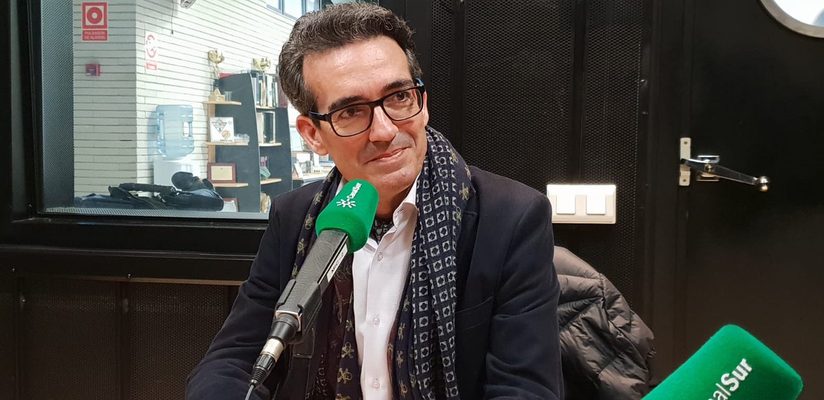 jroblescantante's tweet photo. JAVIER ROBLES - VISITA CANAL SUR

Apenas unos días antes de subir el telón me he pasado por Canal Sur, como no podía ser de otra manera... para hablar de mi espectáculo ¡Gracias! 

🎼SWING CHRISTMAS SHOW ALMERÍA 🎼

🔺VENTA DE ENTRADAS🔺: 

https://t.co/VsfpJ3axDf

 @canalsur https://t.co/ZXm8r5CqlI