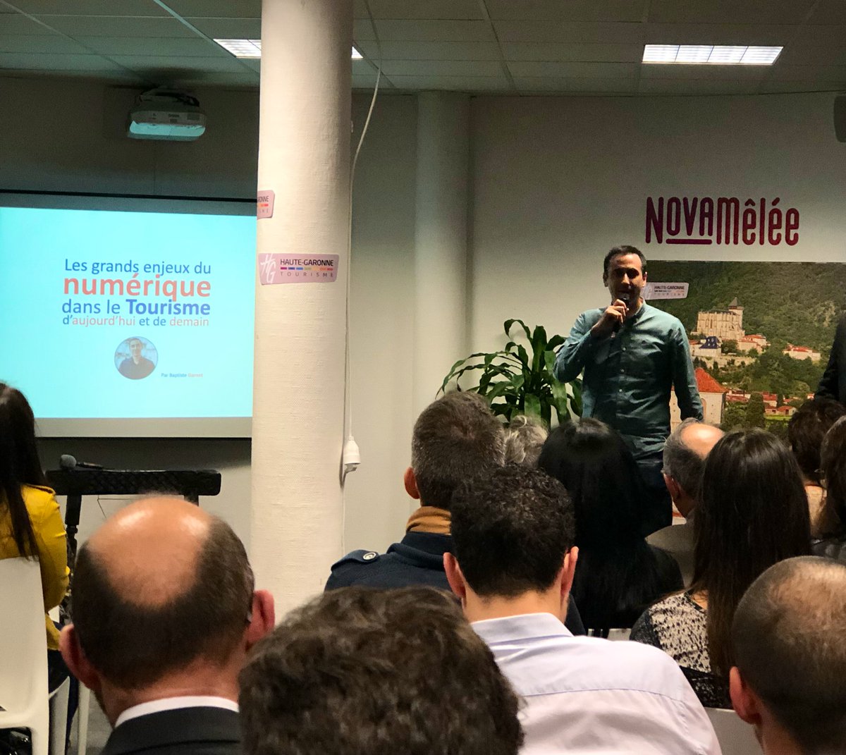 Ce soir nous sommes aux trophées 🏆 du e-tourisme de <a href="/TourismeHG/">HauteGaronneTourisme</a>, on commence avec une petite introduction des enjeux du numérique dans le tourisme par <a href="/bgarnot/">Baptiste Garnot</a>.  #TropheesHG #HauteGaronne #tourisme