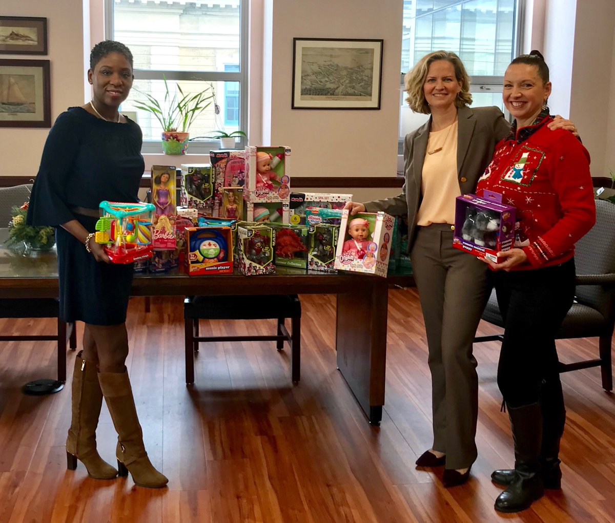 Laura Curran (@lauracurran516) on Twitter photo It was my pleasure to join <a href="/LegislatorBynoe/">Siela A. Bynoe</a> and Lia Di Angelo-Allan, owner of Westbury Floral Designs in #Westbury, who today dropped off a generous donation of toys for local children. #NassauCounty It was my pleasure to join <a href="/LegislatorBynoe/">Siela A. Bynoe</a> and Lia Di Angelo-Allan, owner of Westbury Floral Designs in #Westbury, who today dropped off a generous donation of toys for local children. #NassauCounty