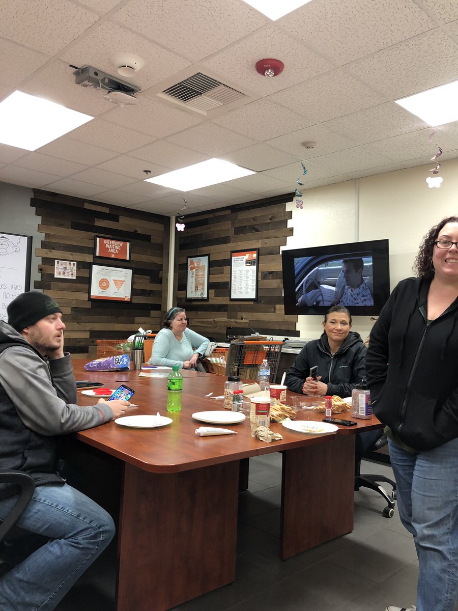 LisaSteck996's tweet photo. Turkey pickup and cookie decorating for the associates. https://t.co/YxFkvEtIeR