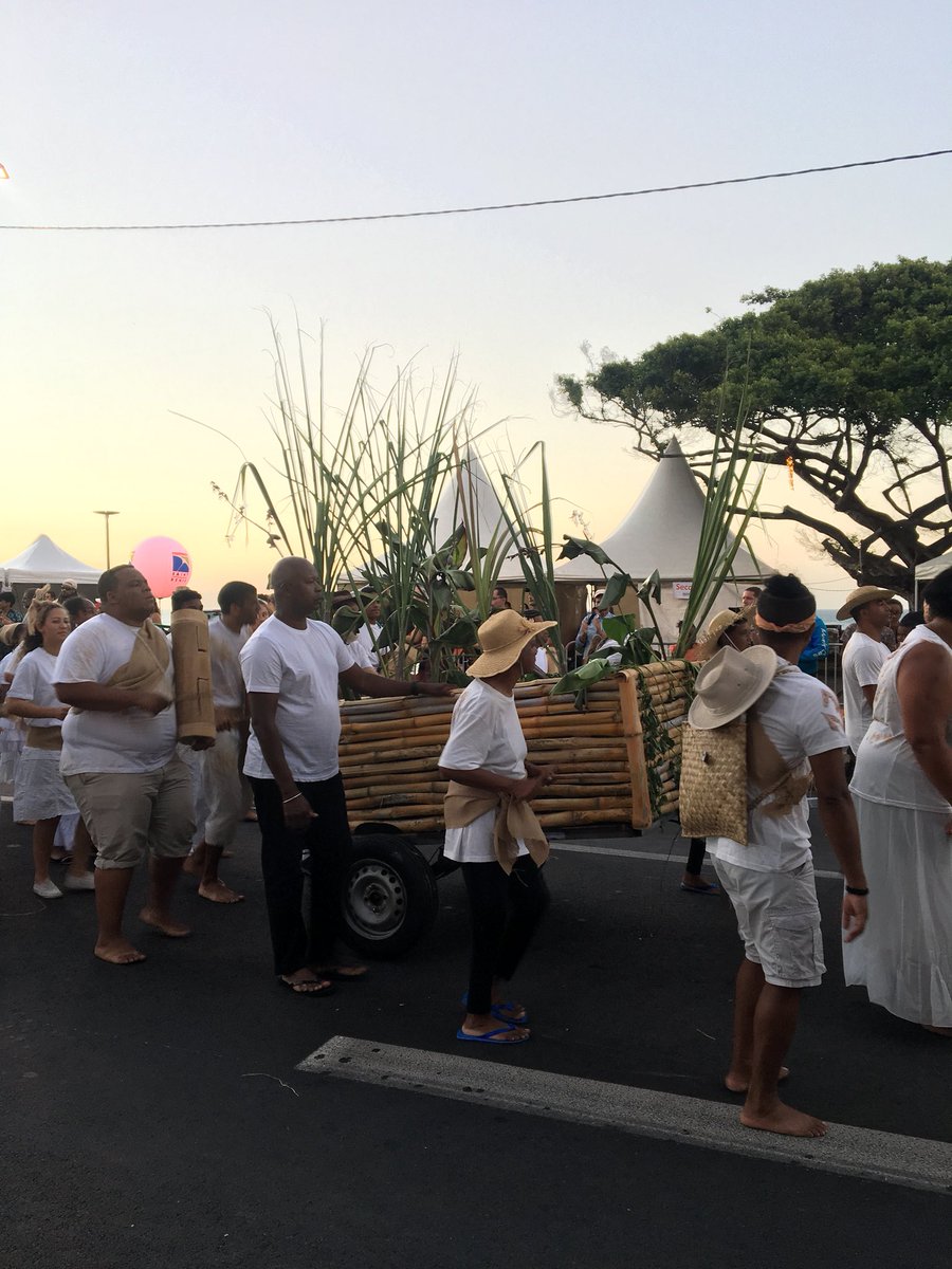 Laura Philippon tweet media