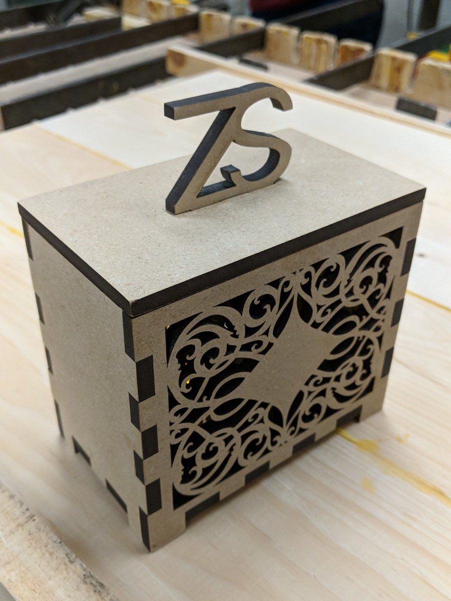 mrbrown_ocdsb's tweet photo. Laser cut jewelry box.
#madeatsirwil
#steamatsirwil
#steamswl https://t.co/ff1ebTUzL6
