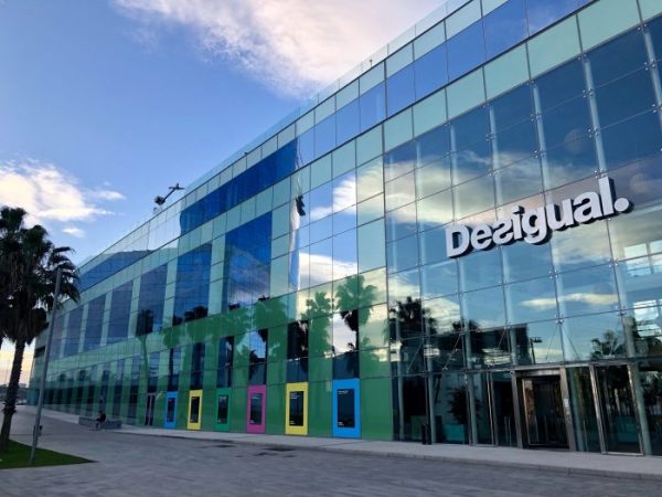 Docker (@docker) on Twitter photo Discover how <a href="/desigual/">Desigual</a> transforms their in-store customer experience with #Docker Enterprise. dockr.ly/2A3gzEb <a href="/mathkrieg/">Math Krieg</a> <a href="/jantonsg/">Joan Anton</a> Discover how <a href="/desigual/">Desigual</a> transforms their in-store customer experience with #Docker Enterprise. dockr.ly/2A3gzEb <a href="/mathkrieg/">Math Krieg</a> <a href="/jantonsg/">Joan Anton</a>