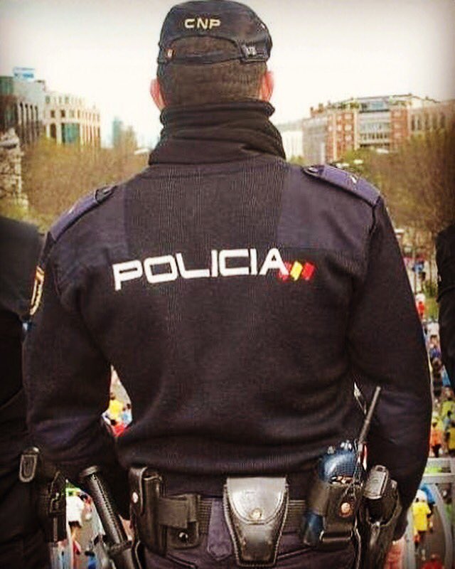AJPOL_jerez's tweet photo. Fija tus ojos hacia adelante en lo que puedes hacer, no hacia atrás en lo que no puedes cambiar 💙
#juevesmotivadores #juevesmotivacional #juevesmotivador
#ajpol #policia #cnp #opocnp #oposiciones #opozulo #oposiciones2018 #opo #opositora #XXXV #XXXVI #jerez https://t.co/fY0voeMKGo