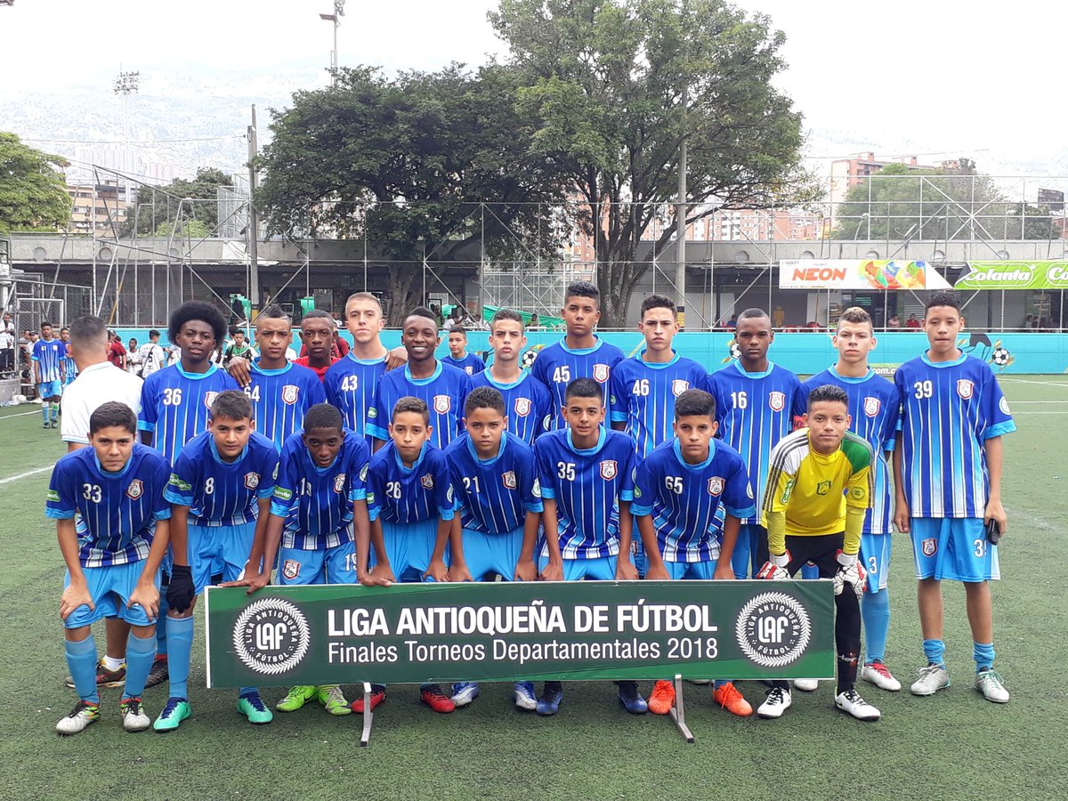 AntioquiaLAF's tweet photo. #FinalesLAF2018
⚽️#TorneosDepartamentales
Inicia el partido
#PinosClub vs #CDJohnValencia
Sub 15 D https://t.co/Yw4s9razJL