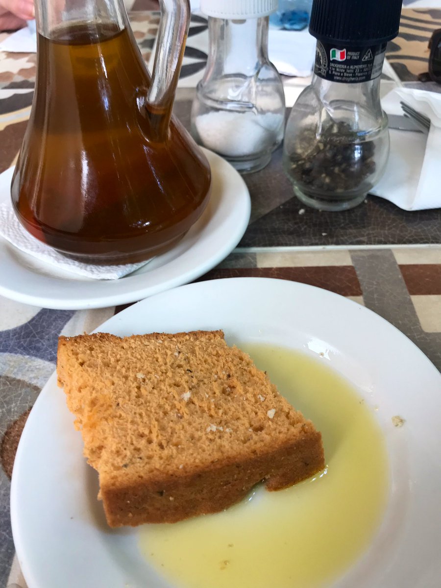 miguelbgcr1's tweet photo. Este pan de #cafemundo ❤️❤️❤️ https://t.co/byJPAjpQW1