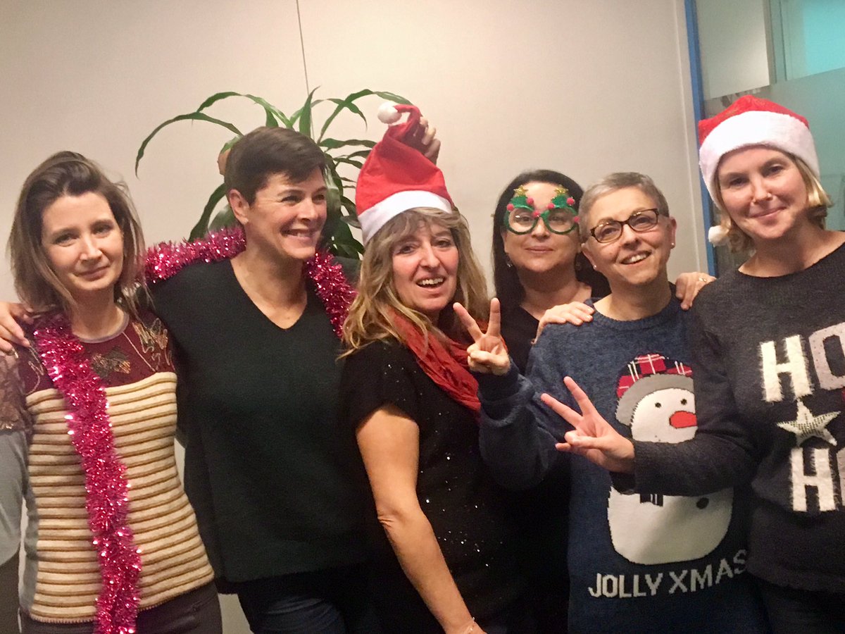 LeCalvezSand's tweet photo. #pullkitschdenoel et autres accessoires 🎄⛄️🎅🏼#AXAAtoutCoeur belles fêtes de fin d’année de la team Rh @flomichenaud_ps https://t.co/C2Y1bMU3h2
