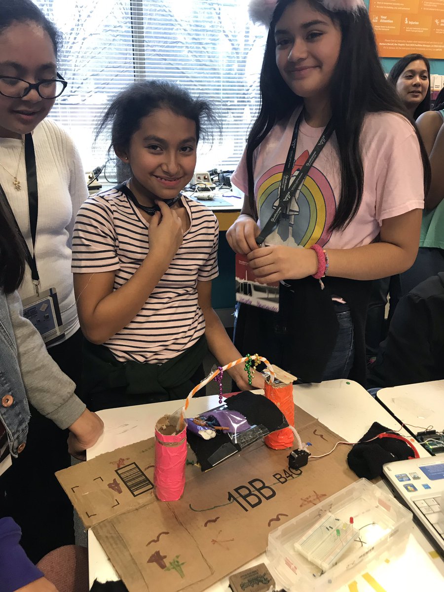 grahamroadaap's tweet image. Using the engineering design process we brought our designs to life! #programmingisawesome @GrahamRoadES  @Thinkabit_Lab @Qualcomm