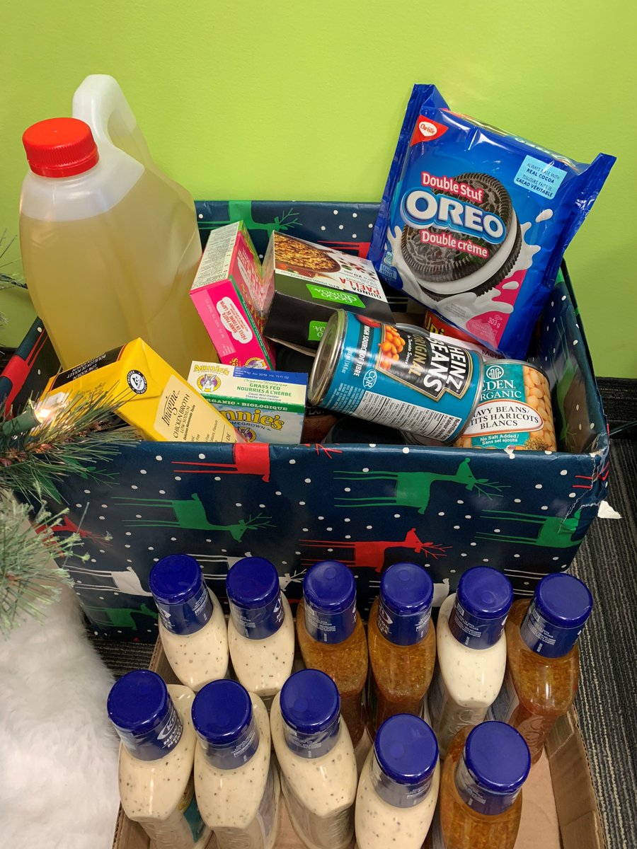 MeridianMarkham's tweet photo. Another successful annual food bank drive at the @MeridianMarkham branch. Thank you to all who donated! We will be dropping off the donations at the #MarkhamFoodBank. #HappyHolidays #FoodBank #Christmas2018 https://t.co/GSbLX0tDzD