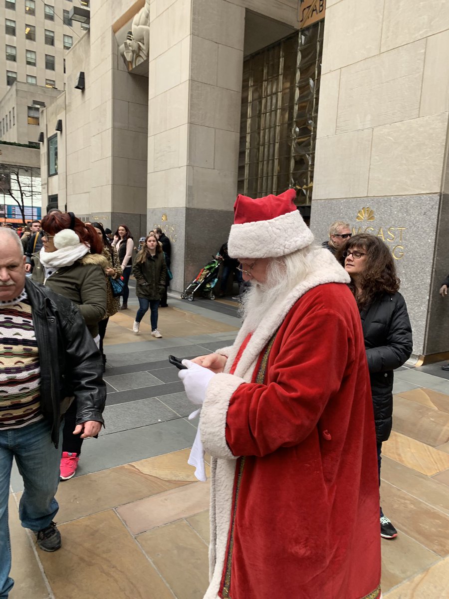 hodakotb's tweet image. Strolling by 30 roc and spotted this. Totally normal.