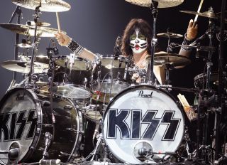 Gato rockero.Happy birthday Peter Criss  