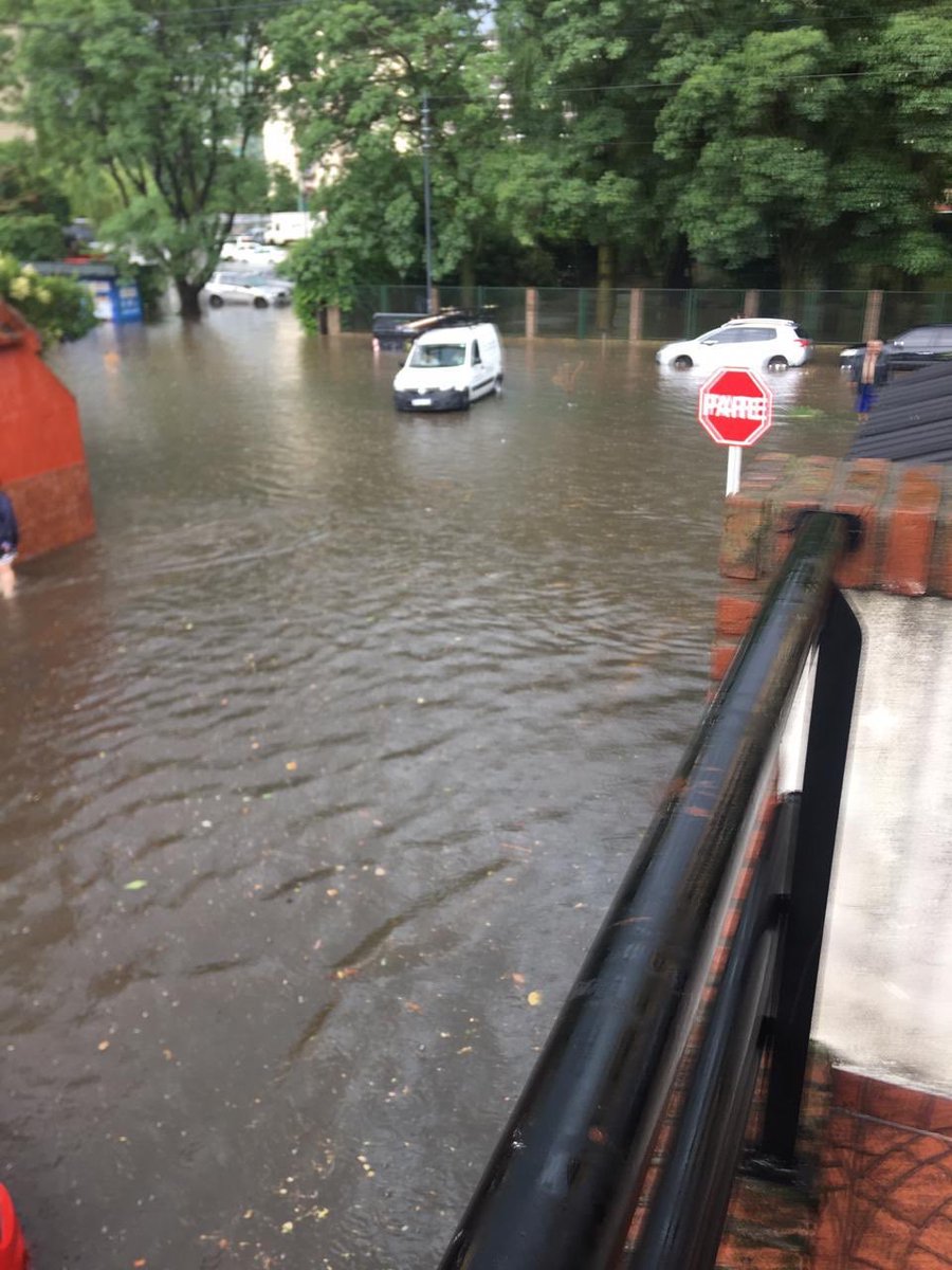 marcelalarrosa8's tweet photo. Cafayate y goleta sarandi  es lugano parece Venecia y larreta subio el abl el 38% https://t.co/Q4vCoiMFmI