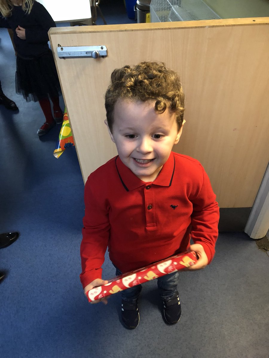 HPS_Nursery1's tweet photo. Musical statues, Corners, Pass- the- Parcel and dancing. We showed off our moves on the dance floor. There were even prizes for the winners of our games #Party2018 #Christmas https://t.co/MgjwlLFq9z