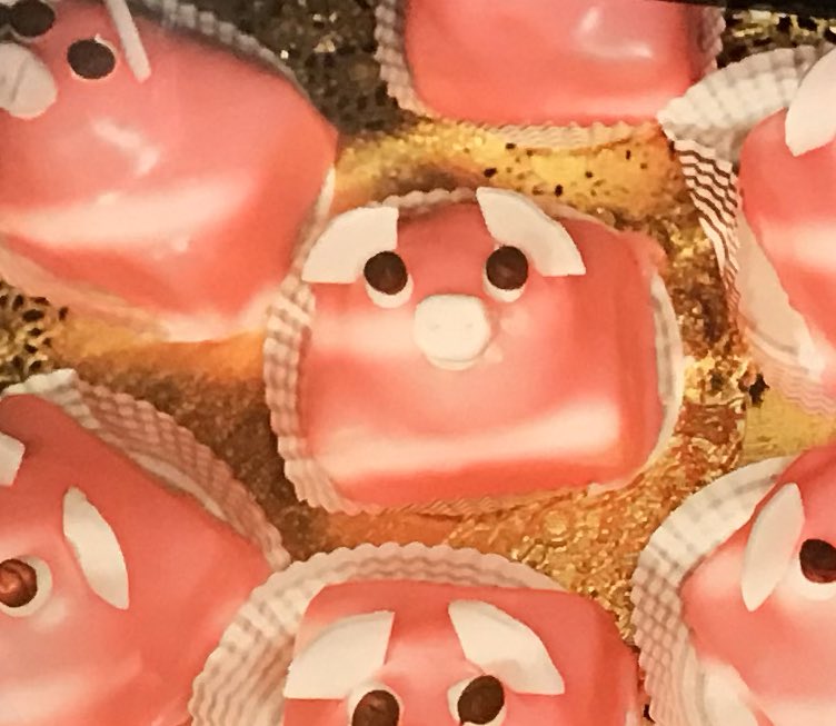 ‘Feast for the eyes’ a new exhibition at <a href="/foam_amsterdam/">Foam</a> opened tonight. Thanks for the welcome! Martin Parr image of (altered) fondant fancies- does anywhere else love them like we do in the UK? #disgustingbutdelicious