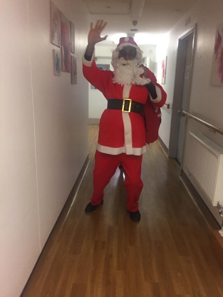 linzq28's tweet photo. What fantastic Santa consultants we have cooking and delivering presents for our deaf service users. JDU Xmas party 2018 lots of laughs 🎅🎁 #extramile #teamwork #christmaswellbeing #johndenmarkunit #BSL @Nyreen18 @sodamann https://t.co/vK1TKB4bF5
