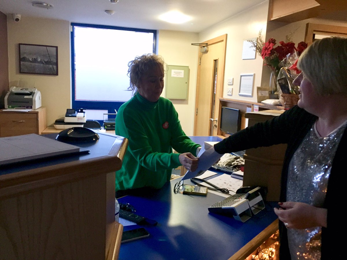 kelliehuk23's tweet photo. Maybe I should buy a lottery ticket... won a jar of champagne preserve courtesy of @fullcircle_it & today at work I won a Xmas hamper raising money for #buryhomelessproject & the sweepstake for @savechildrenuk thanks to the generous Mark & Mick @h2oflowtech #ineverwinanything https://t.co/ZTE8IMx8OR