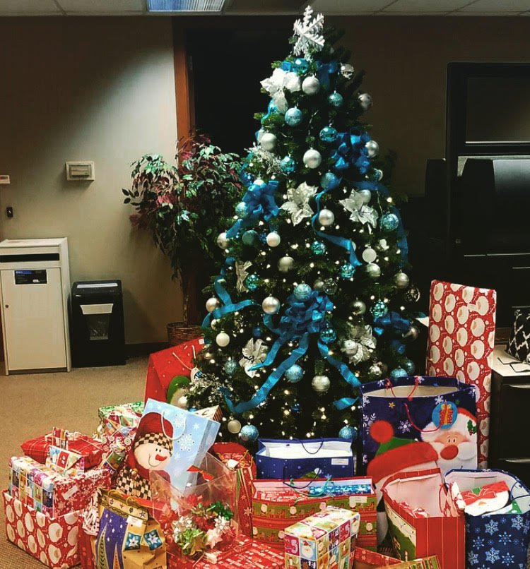 Thompson_Emerg's tweet image. Season’s Greetings from Thompson Emergency Freight Systems. See more about this years donations to Drouillard Place at thompson-emergency.com/2018/12/20/sea…