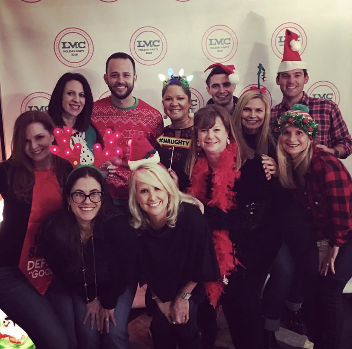 That's the LAST time we give her the #NaughtyPointingSign
👈🏼
#SoUnfair #YetSoFun #HappyHolidays #LMCHoliday2018 #Proud2BeLMC