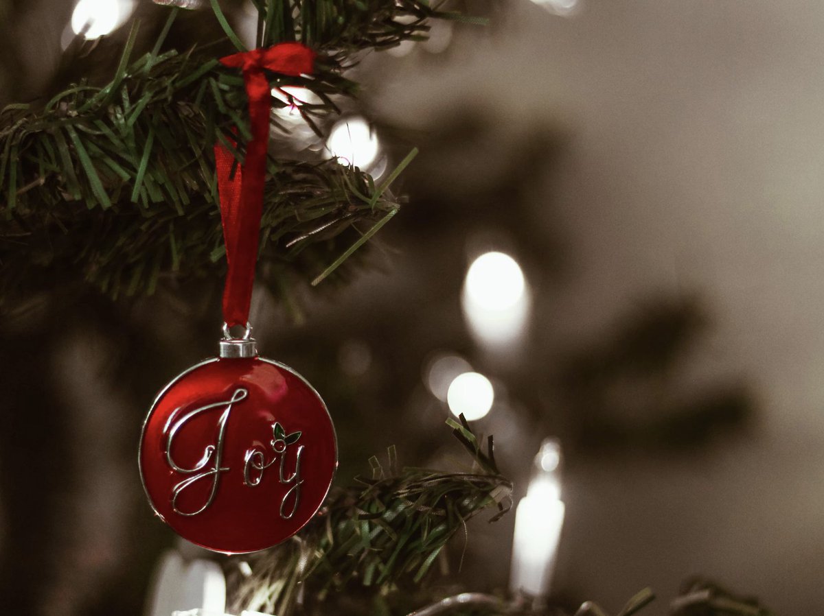 "It is Christmas in the heart that puts Christmas in the air."-W.T. Ellis
How will you be channeling your "Christmas Heart" this year? Try giving to a local charity like <a href="/McCormick_Fdn/">McCormick Foundation</a>!
#SeasonOfGiving #LiveChicago