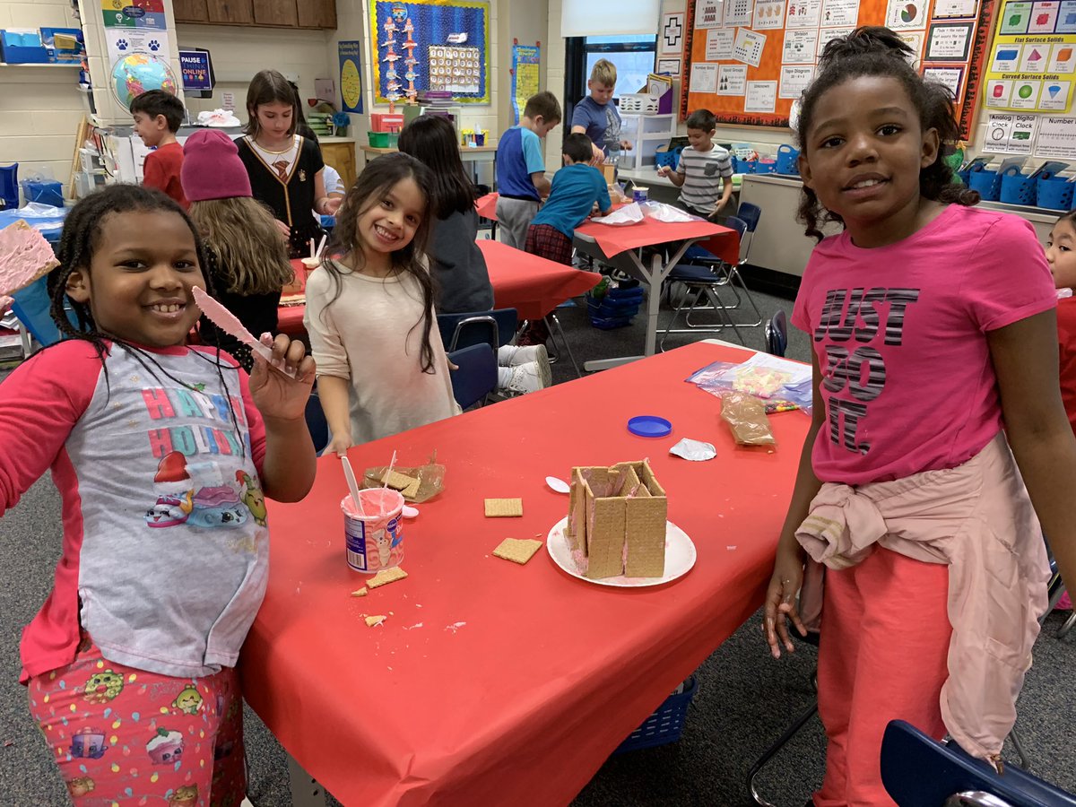 MrsPetersCS's tweet photo. 1st and 3rd Grade Gingerbread houses! @CheetahChamps #FT @CSPrincipalD93 https://t.co/GnrlL8Vb7u