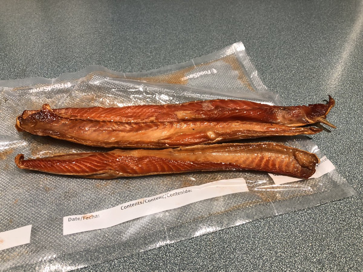 Les_Gara_InAk's tweet image. #SmokedSalmonBellies How wrong would it be not to give these away as gifts? #WrongRight? #Akleg