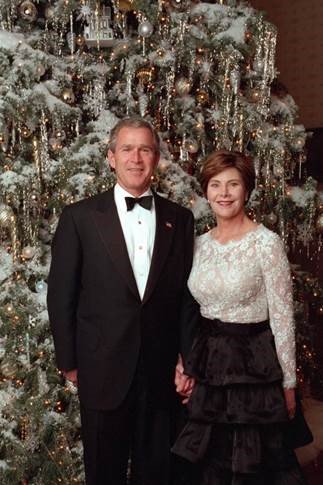 First Lady Laura Bush's 2001 Christmas theme celebrated being 'Home for the Holidays,' paying tribute to homes all over America: 45.wh.gov/S5g1iL