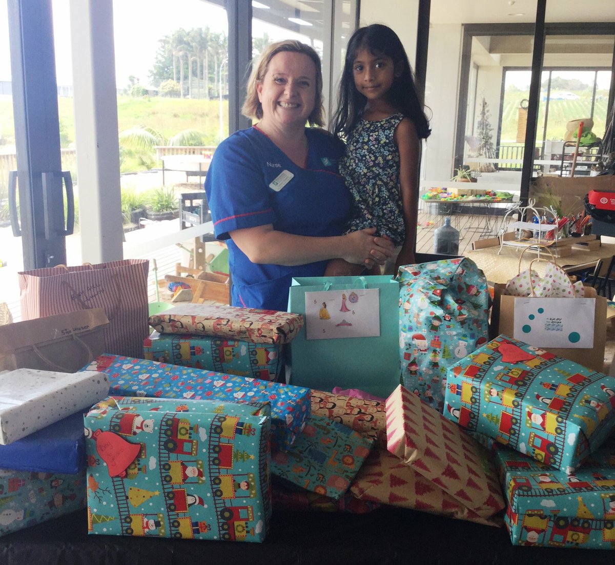 WellFoundation_'s tweet photo. Four-year-old Ayesha asked her friends to gift presents to the Waitakere Hospital children's ward for her birthday. 

Ayesha's childcare centre New Shoots Westgate also pitched in and over 50 presents were knidly donated. 

Thank you for helping cheer up children in need! https://t.co/pNPBefMdfs