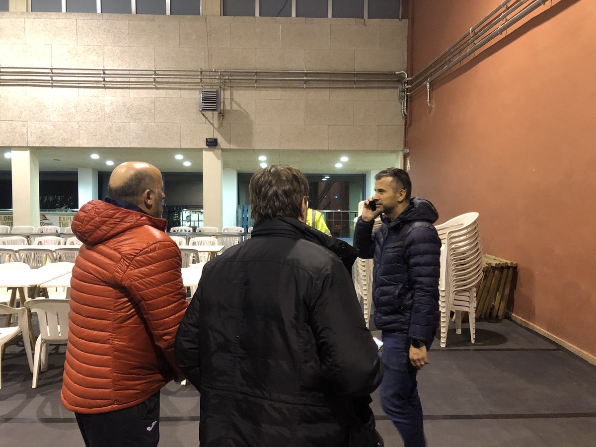 QBerguedana's tweet photo. El dia 22 al pavelló vell montarem un bon sidral. Avui alguns ja s’hi volien quedar a reservar cadires! #TotsSomBerga #QuinaBerguedana https://t.co/bVbyC8AD1q