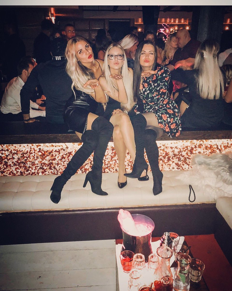 💋The most wonderful time of the Year!🎄 Open until 4am tonight! Bottle Service &amp; Reservations: cuveechicago.com/reservations