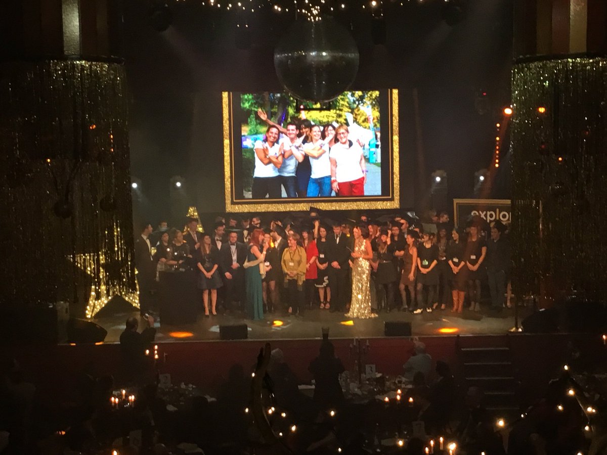 La soirée se termine sur la remise des certificats aux stagiaires #Explort 2018, un beau discours de Mme Delcomminette, administratrice générale de l'Awex et Monsieur le Ministre Jeholet, sans oublier le magnifique lancé de chapeaux à l'américaine! 
#awex #LeForem #explortawards