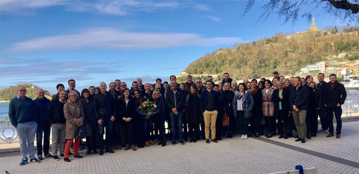 mathildemarre's tweet photo. La  #DreamTeam #AXA #SudOuest réunie pour préparer 2019 : nouvelle #approche et #dynamique   lancée . Un grand merci @AmeliaLVK pour orga impeccable et état d'esprit toujours au top 👌 ! @JulienSteimer @BertrandDauba @IsaHebel https://t.co/EvGFT7qDZr